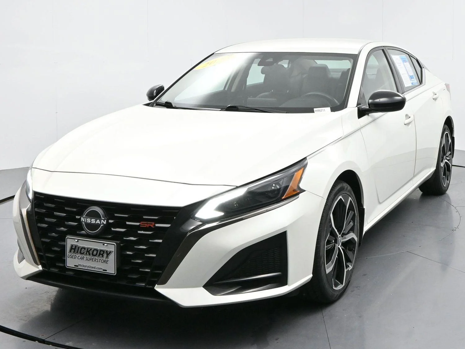 Used 2023 Pearl White Tricoat Nissan 2.5 SR image 3