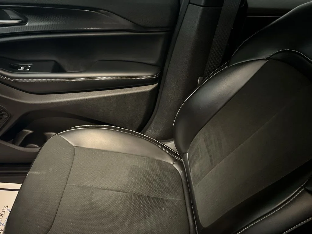 Used 2025 Black Jeep Altitude X image 24