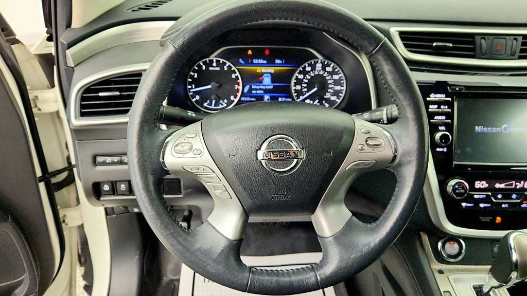 Used 2018 Pearl White Nissan AWD SL image 15