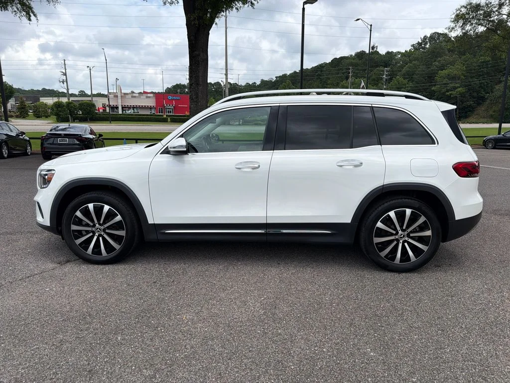 Used 2022 White Mercedes-Benz GLB 250 image 7