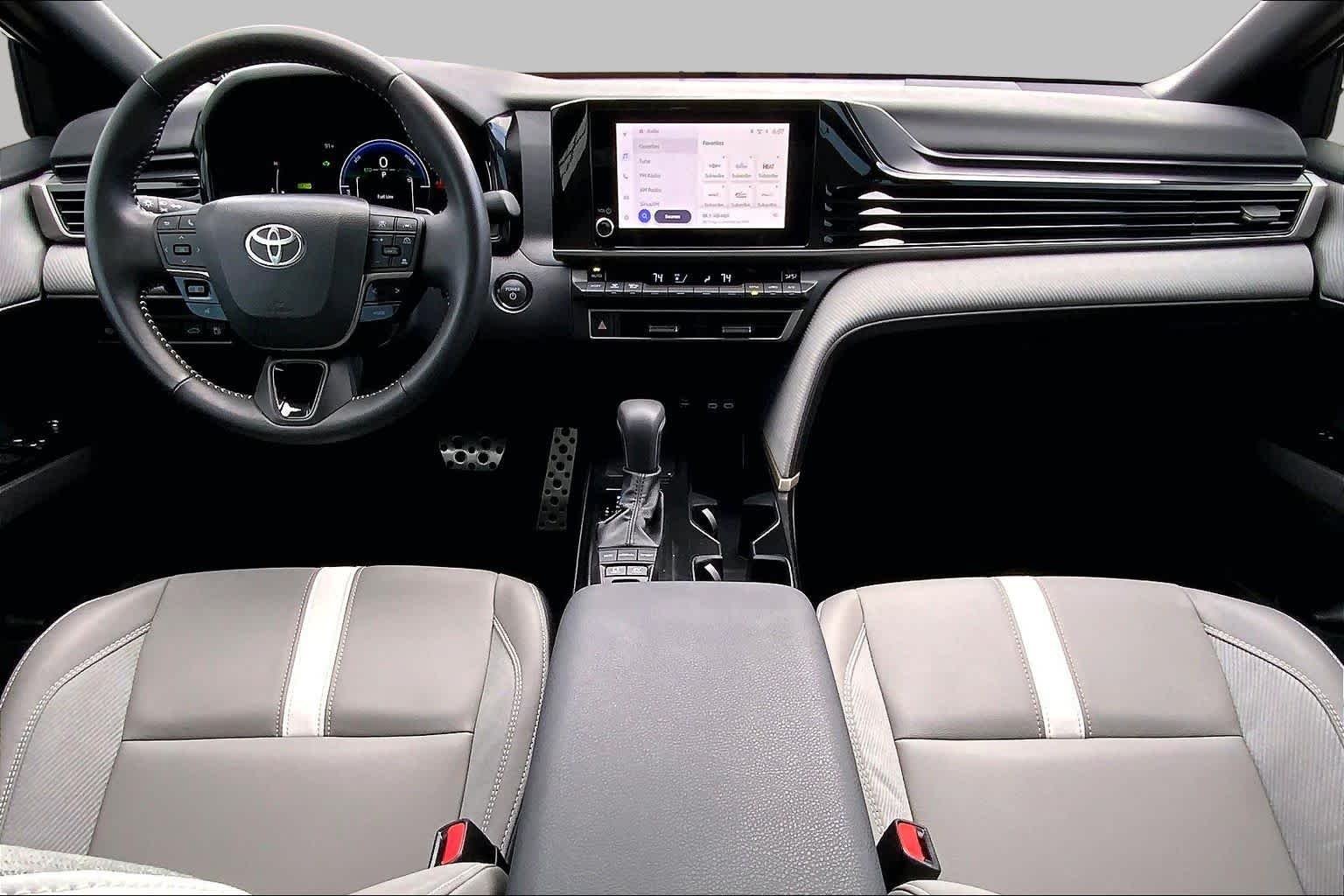 Used 2025 Ocean Gem Toyota SE image 28