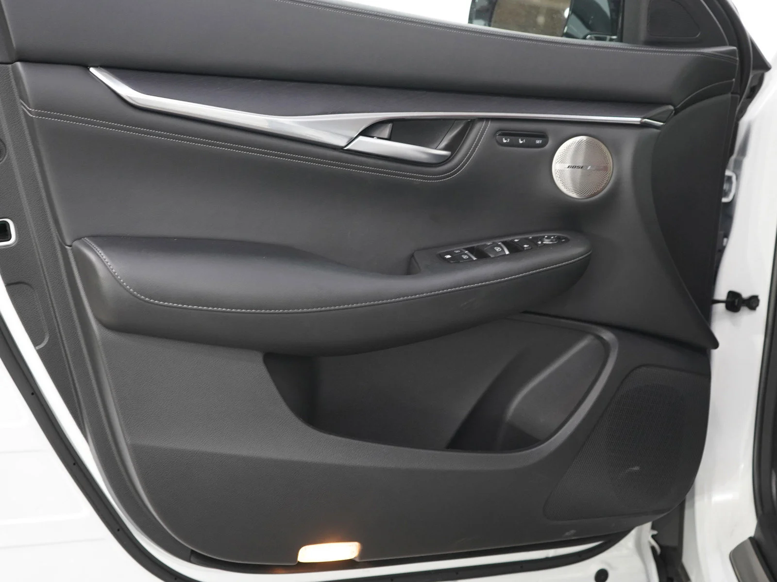 Used 2025 Radiant White INFINITI SENSORY image 21