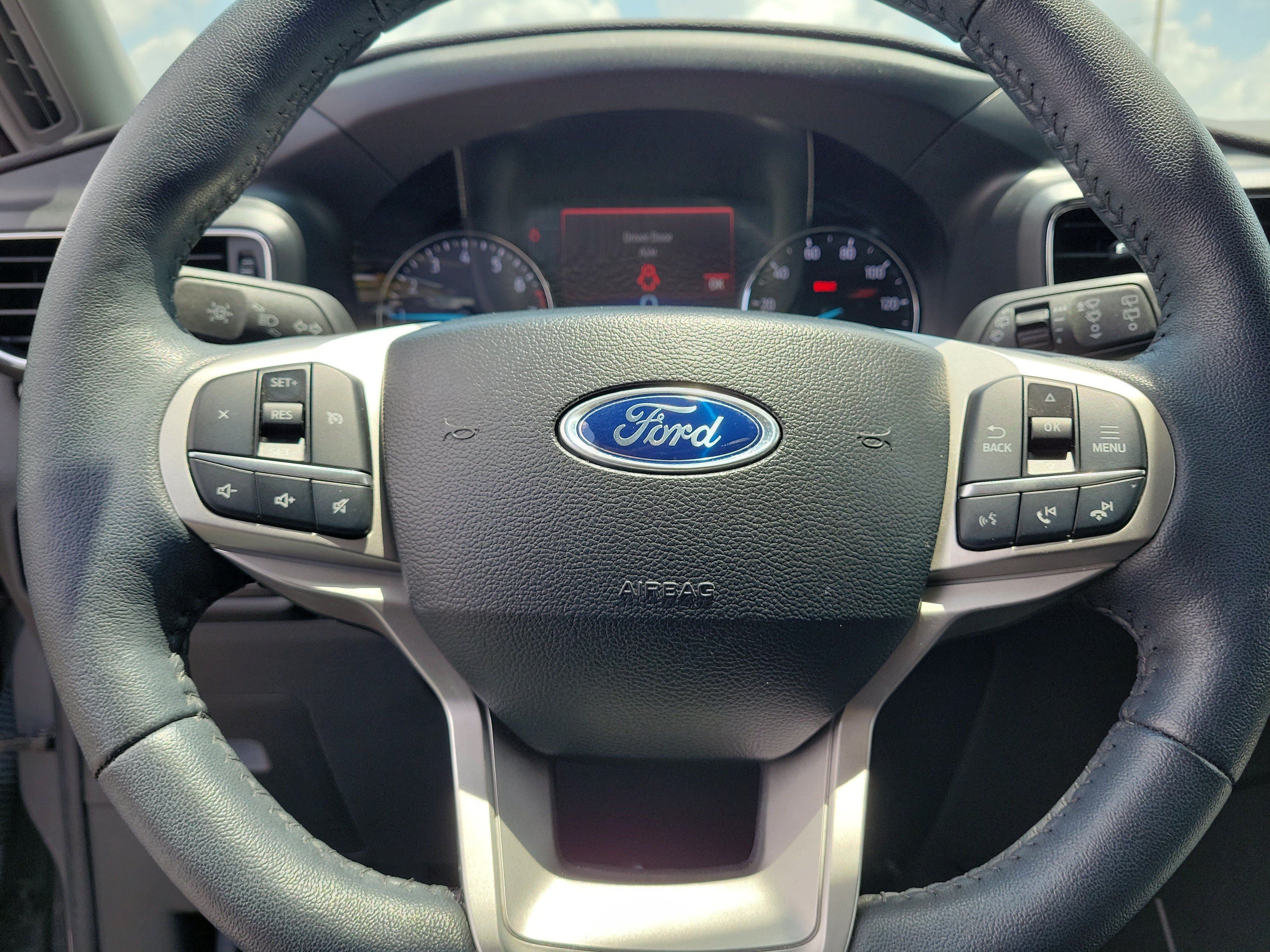 Used 2024 Gray Metallic Ford XLT image 18