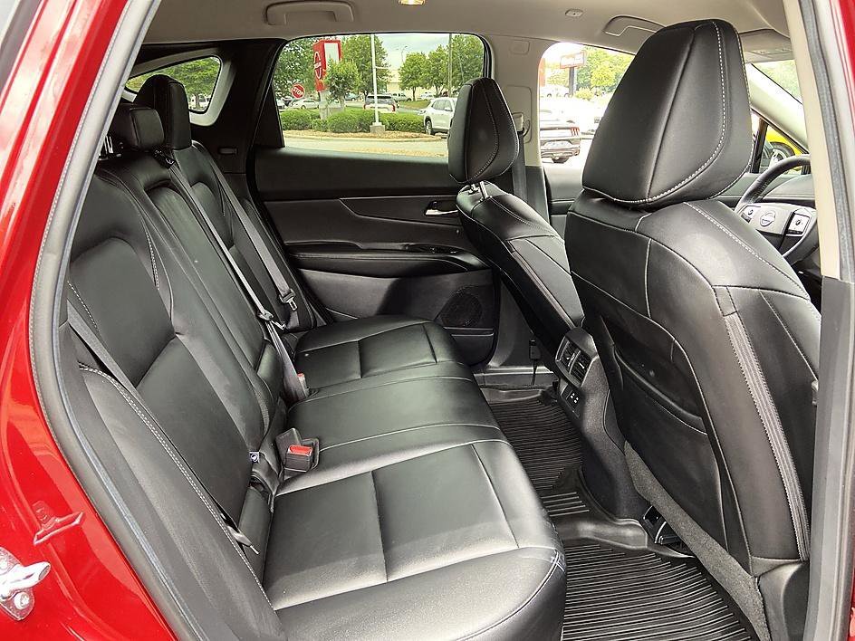 Used 2025 Scarlet Ember Tintcoat Nissan SV image 18