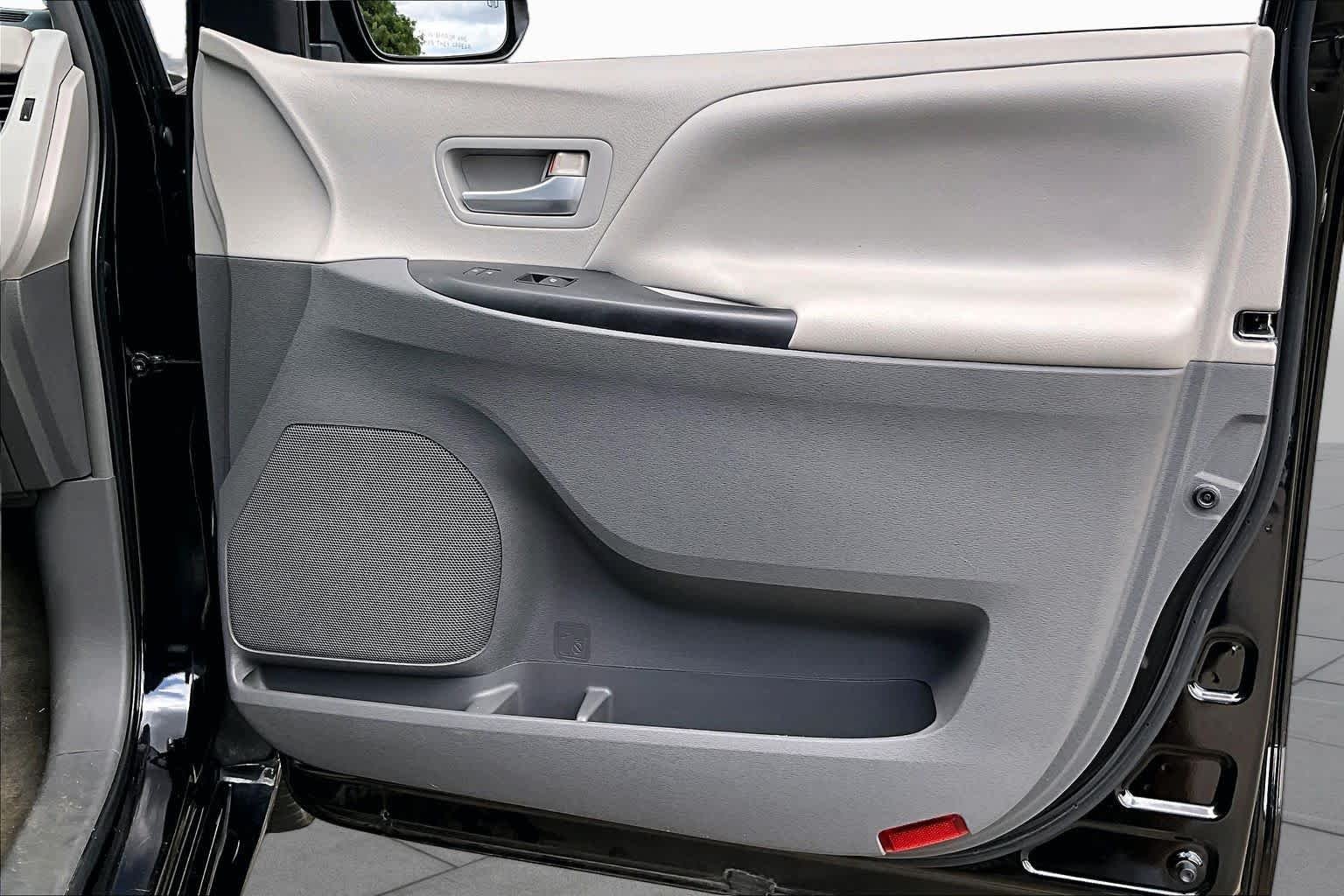 Used 2015 Attitude Black Toyota LE image 22