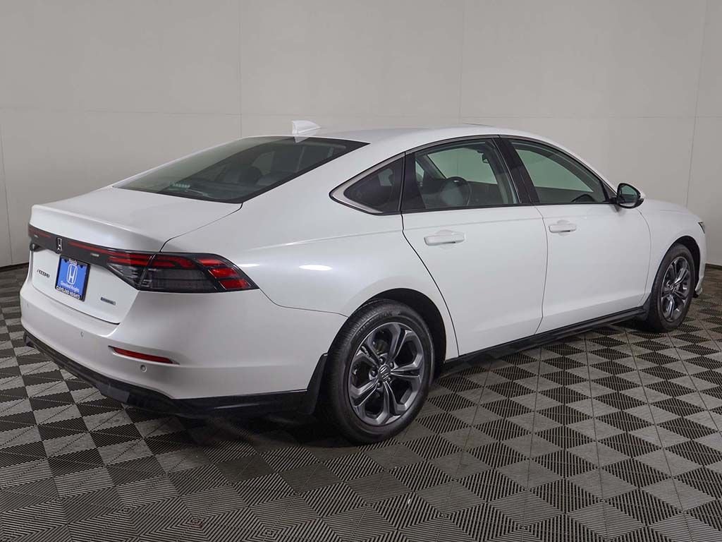 2024 Honda Accord Hybrid EX-L - Photo 10