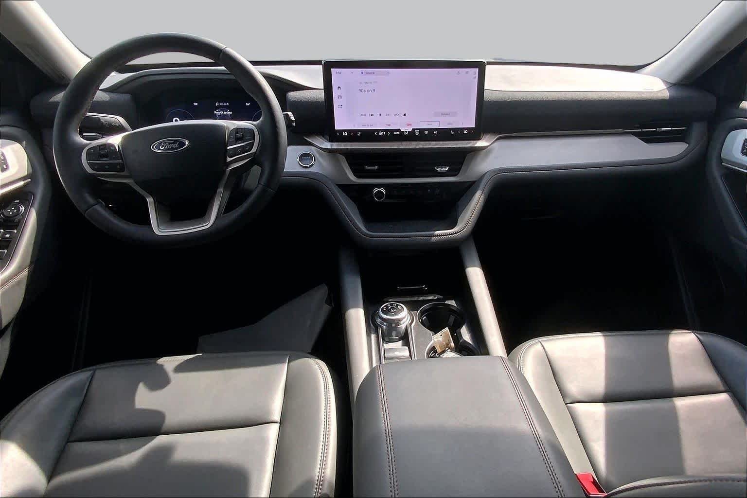 Used 2025 Vapor Blue Ford Active image 16
