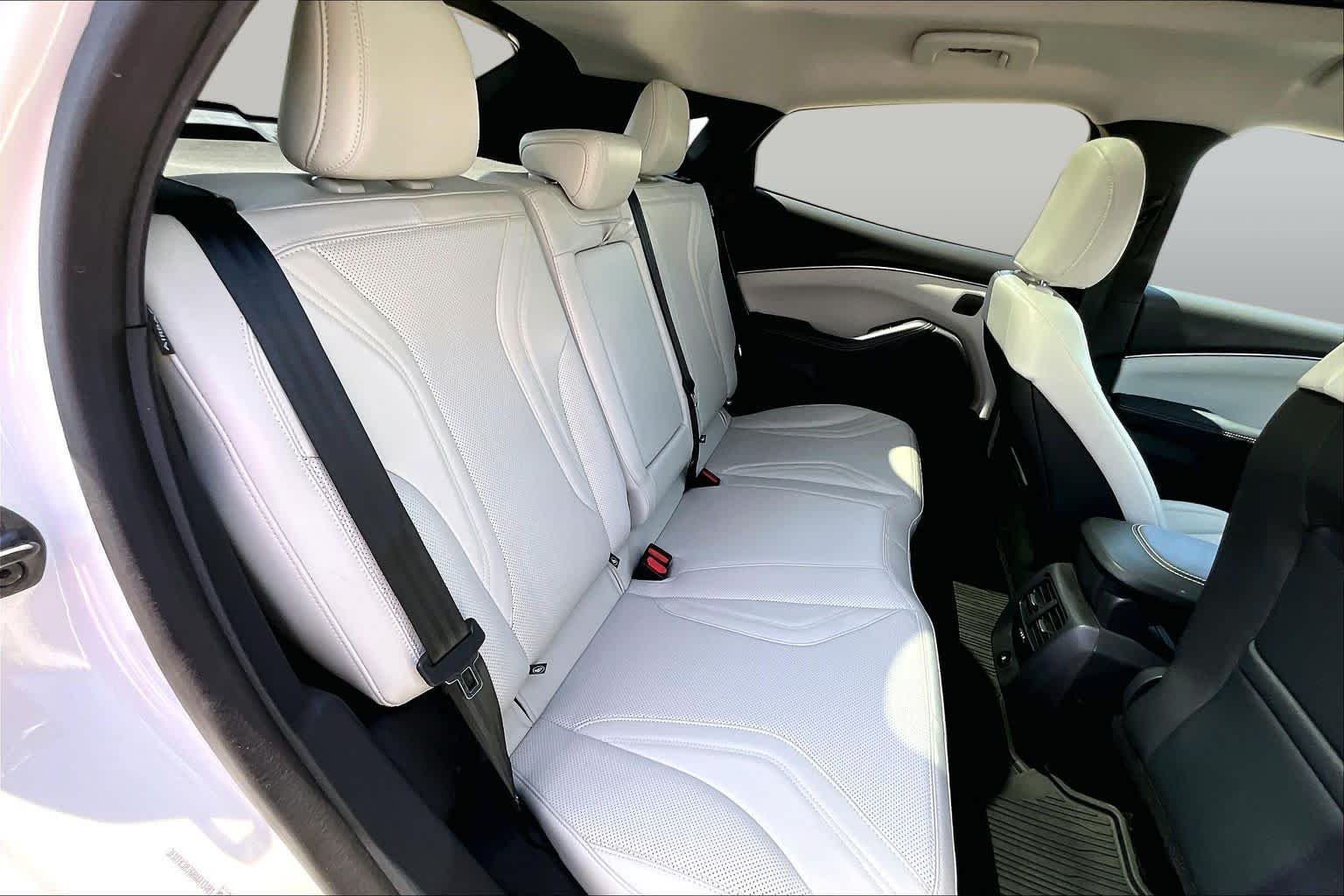 Used 2024 Star White Metallic Tri-Coat Ford Premium image 19