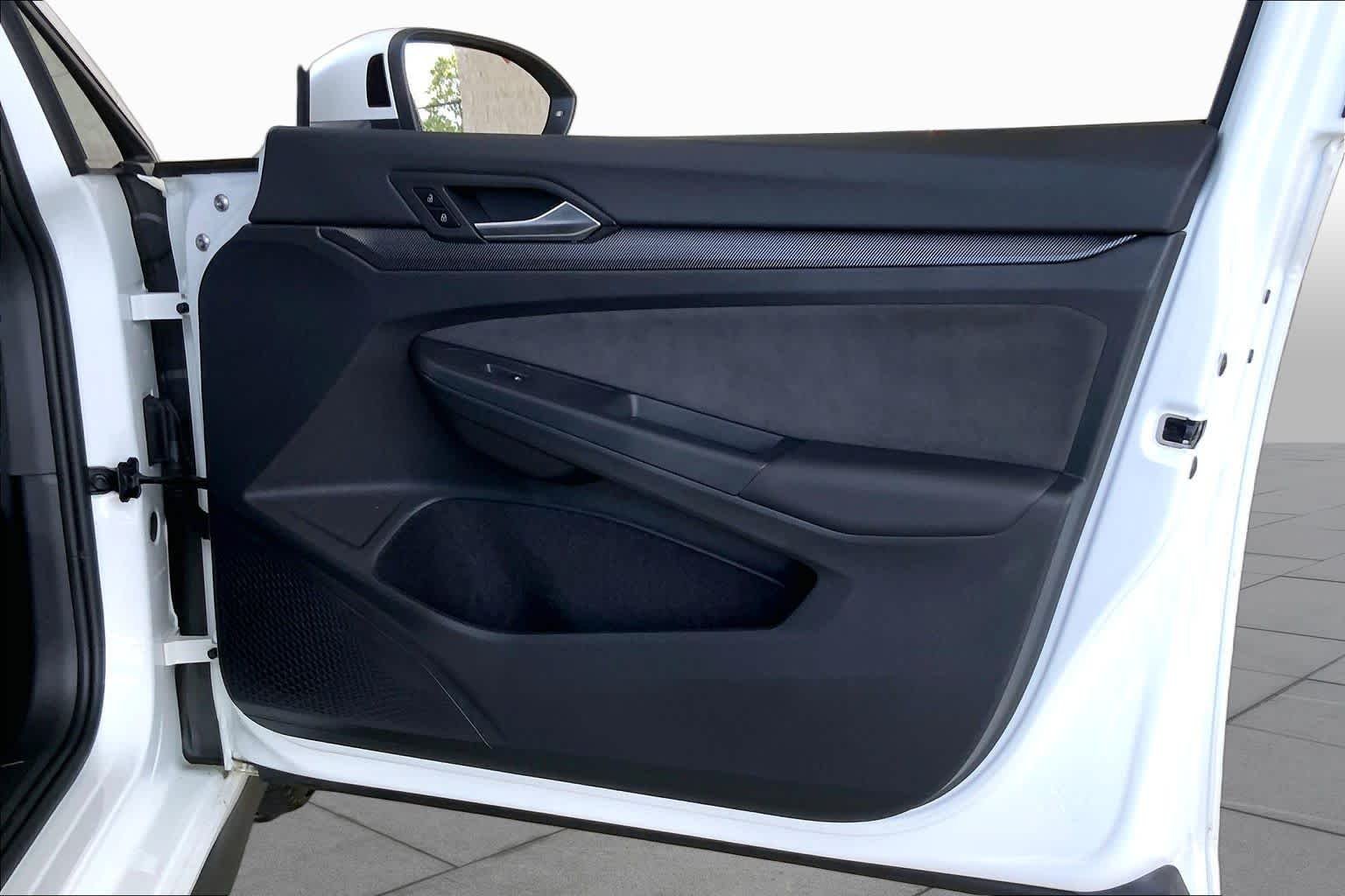 Used 2025 Opal White Pearl Volkswagen S image 22