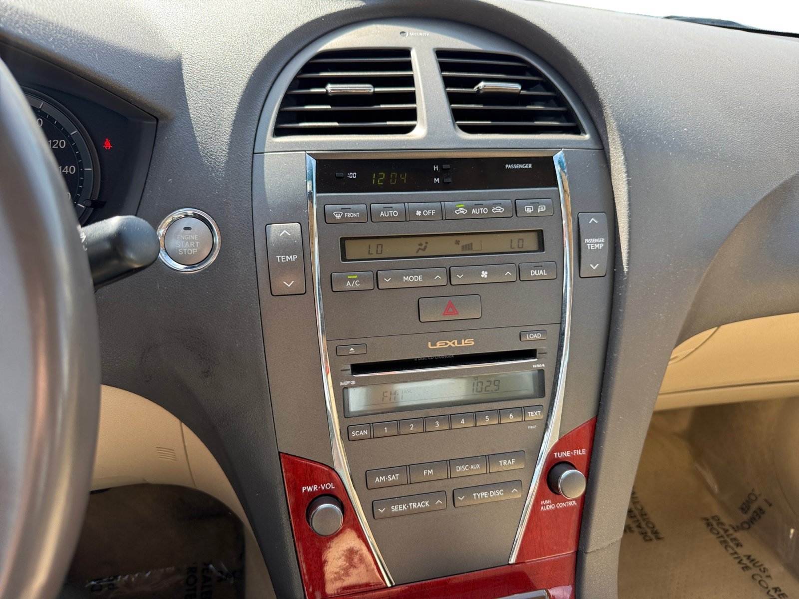 Used 2007 White Lexus 350 image 12