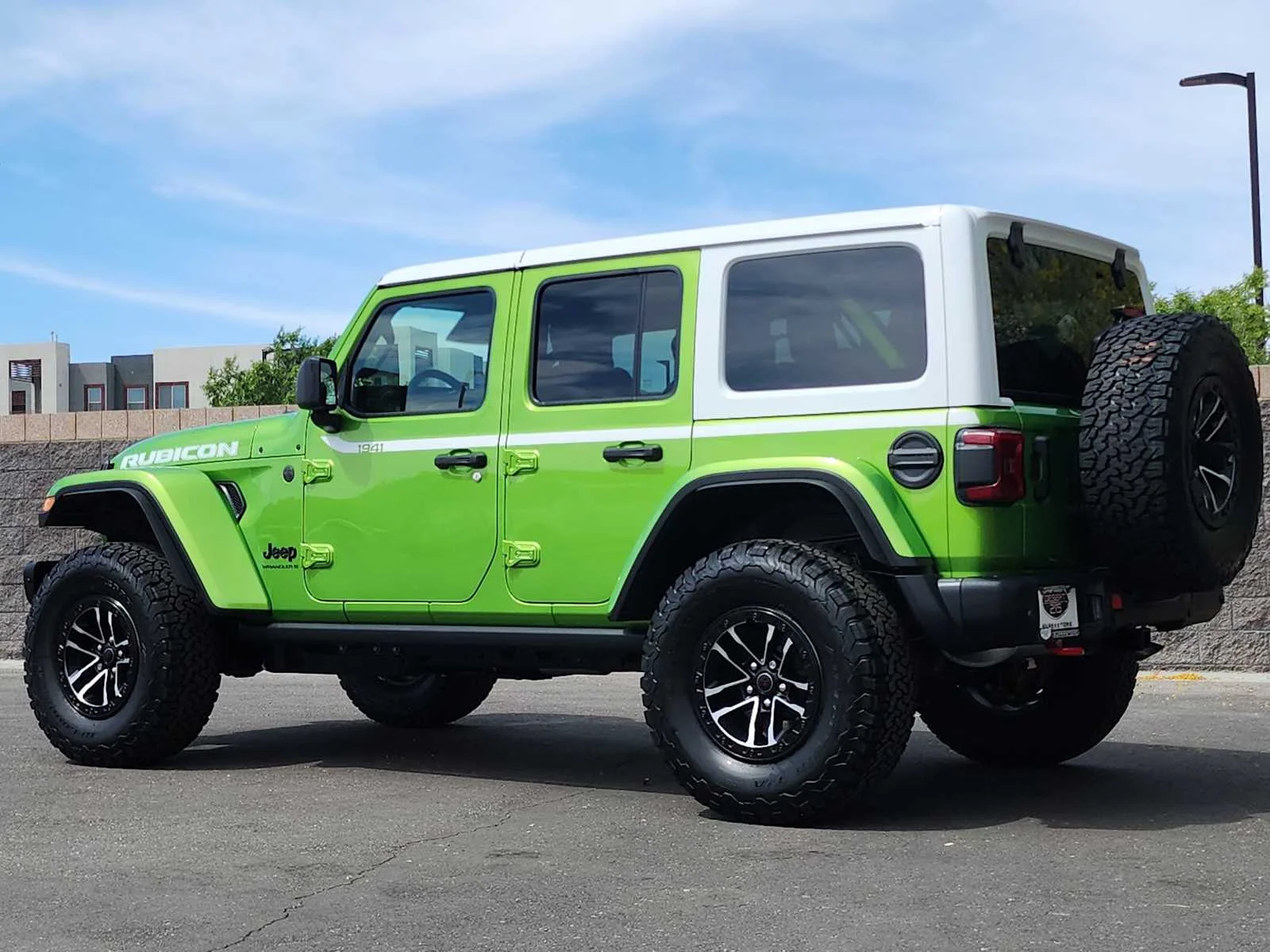 New 2026 Mojito Clear-Coat Exterior Paint Jeep Rubicon X image 7