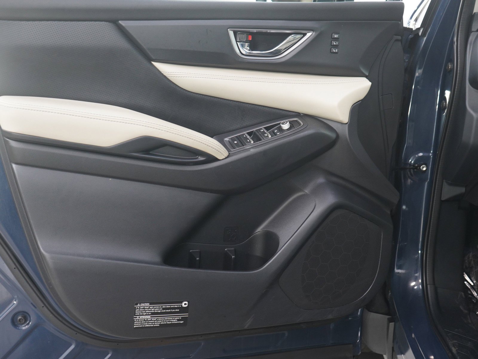 Used 2023 Cosmic Blue Pearl Subaru Limited image 21