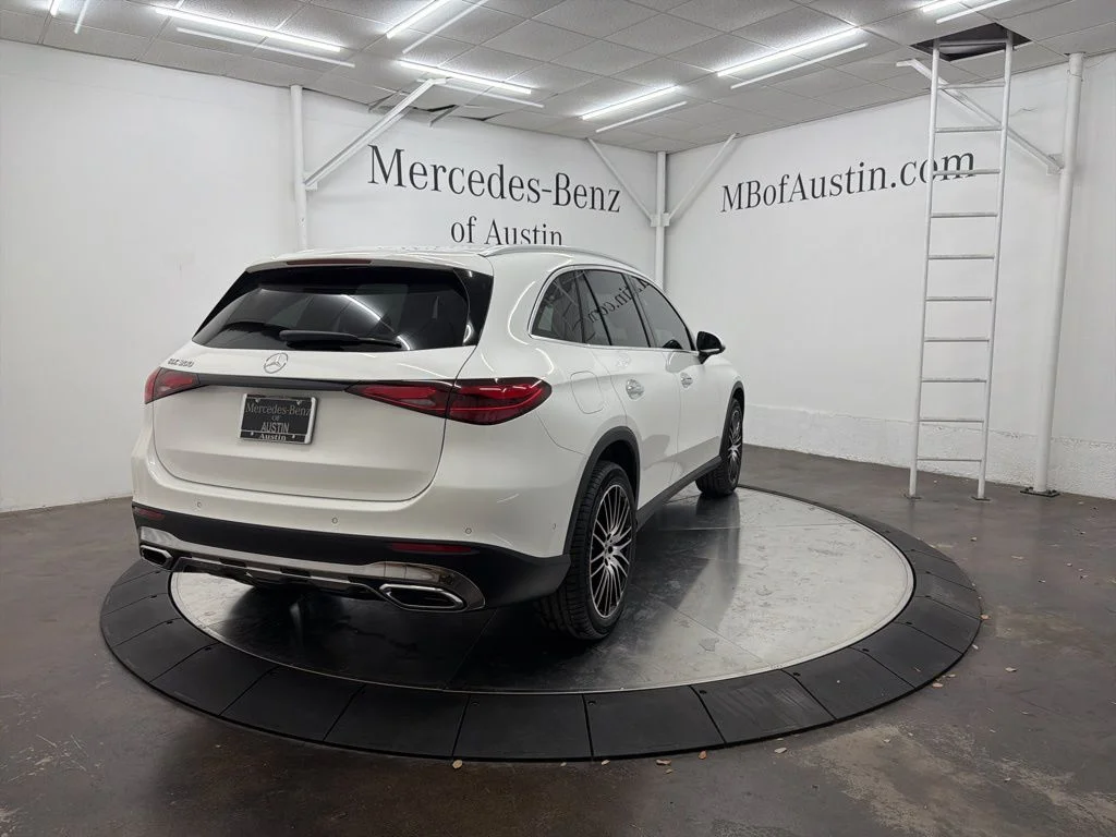 Used 2026 White Mercedes-Benz GLC 300 image 7