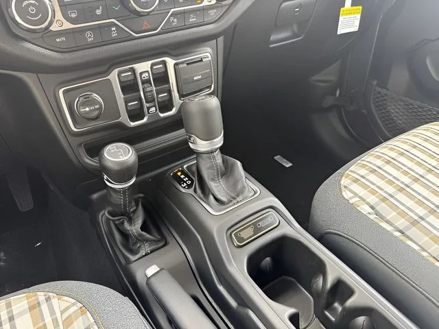 New 2026 Granite Crystal Metallic Clear-Coat Exterior Paint Jeep 85th Anniversary Edition image 16