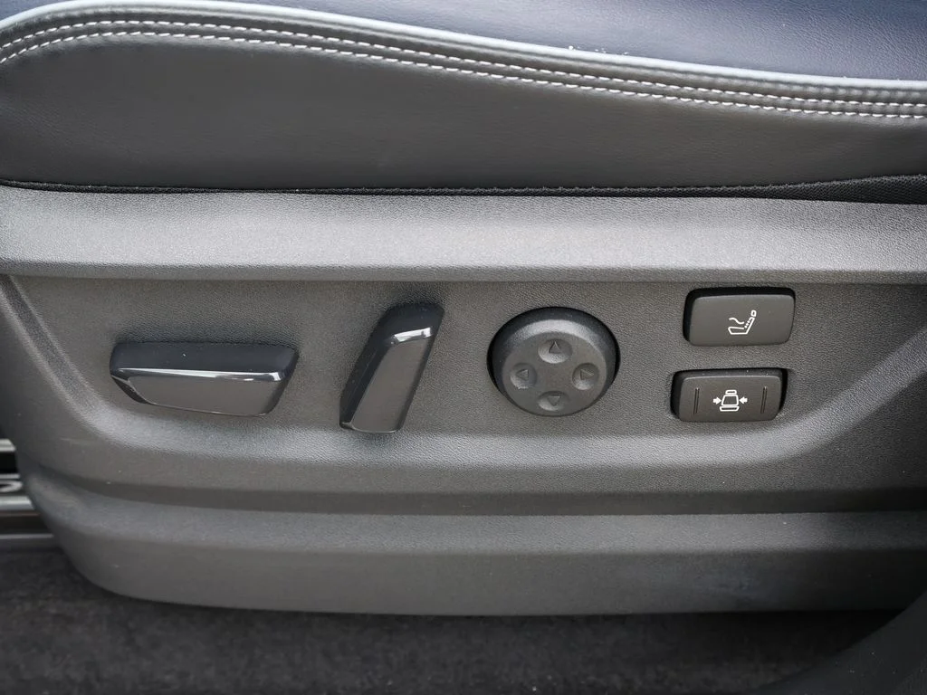 Certified Used 2026 Silver INFINITI SPORT image 18