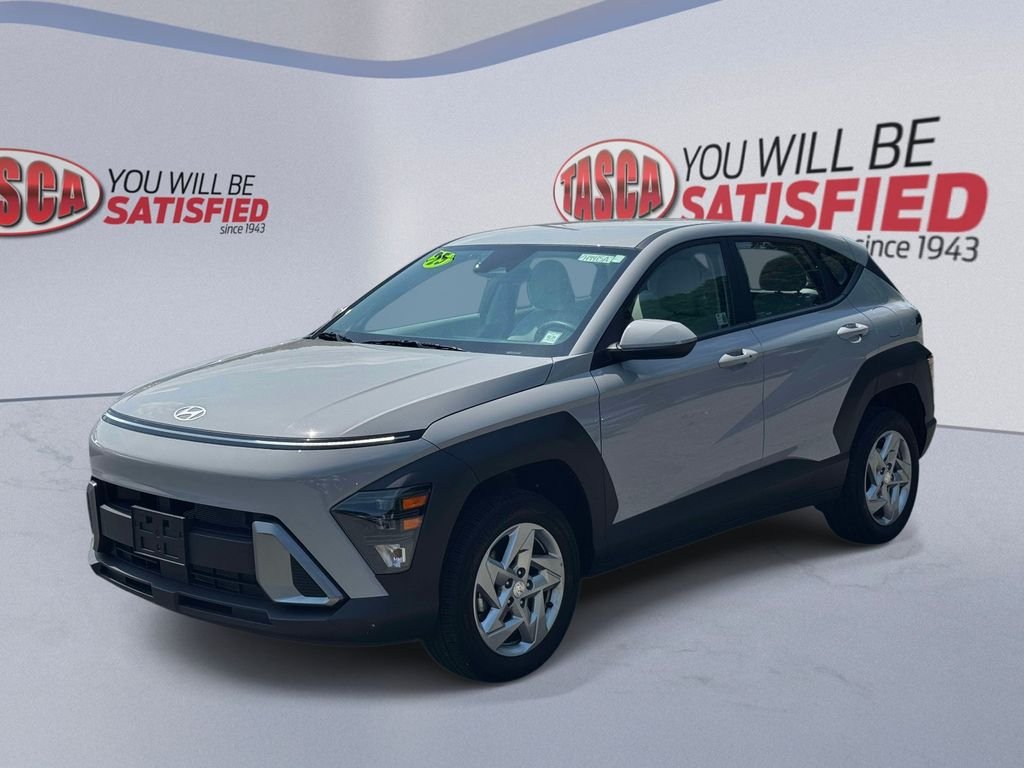 Used 2025 Gray Hyundai SE image 3