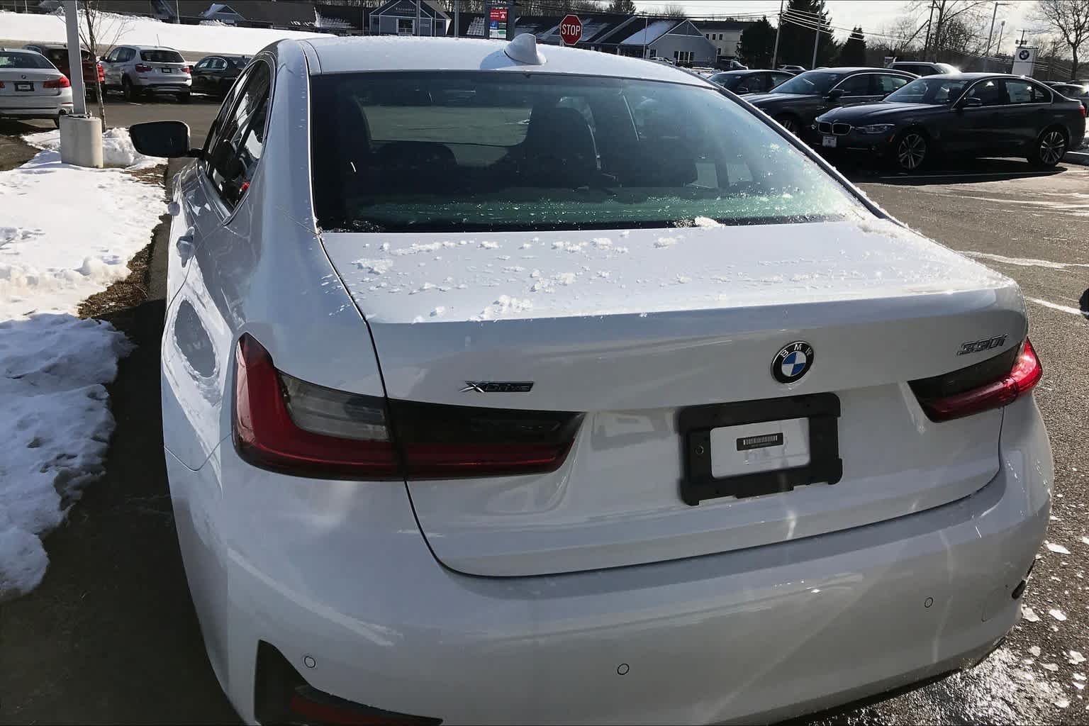 Used 2019 Alpine White BMW 330i xDrive image 3