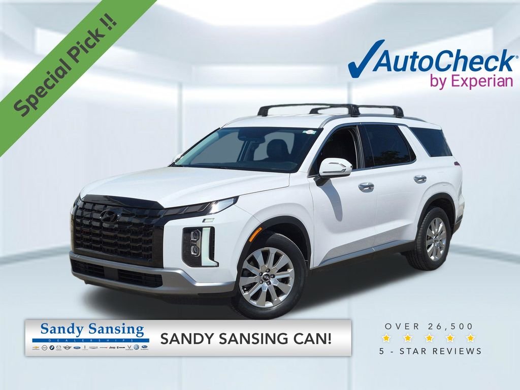 Used 2023 White Hyundai SEL image 1
