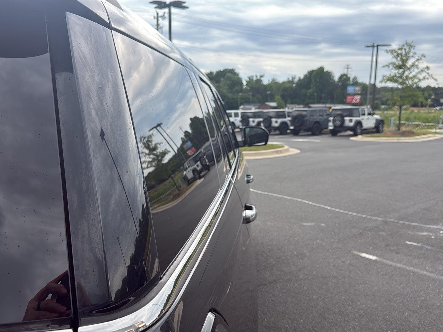 Used 2020 Magnetic Metallic Ford Limited image 27