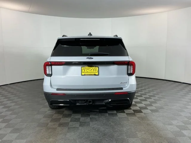 New 2026 Space White Metallic Ford ST-Line image 6