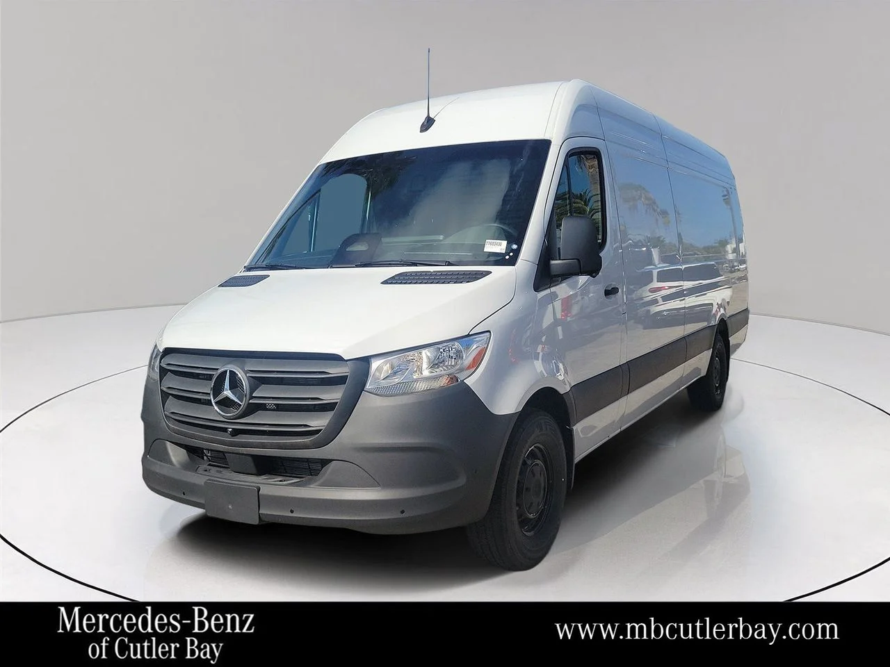 New 2026 Arctic+White Mercedes-Benz Cargo 170 WB image 1