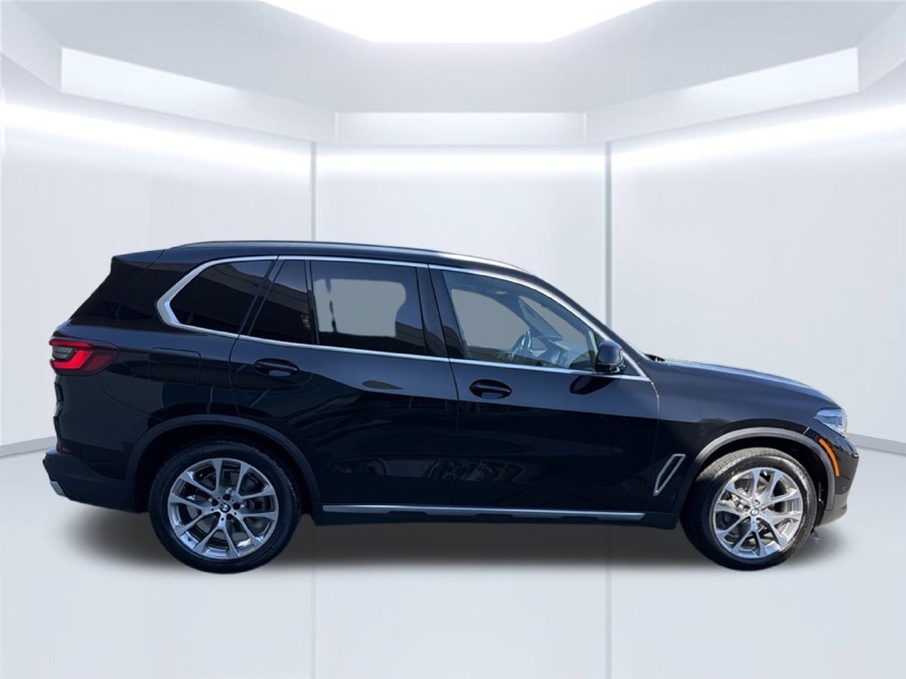 Used 2022 Black BMW sDrive40i image 8