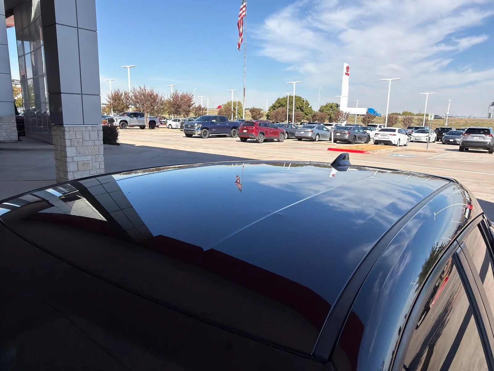 Used 2021  Toyota LE image 5
