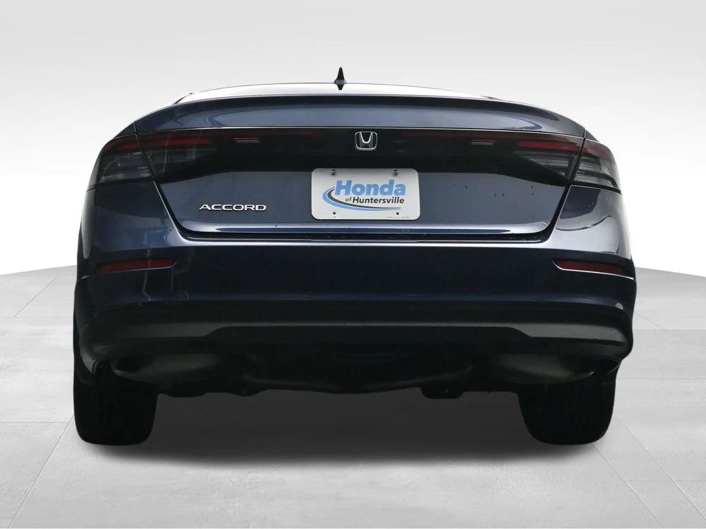 Used 2025  Honda SE image 44