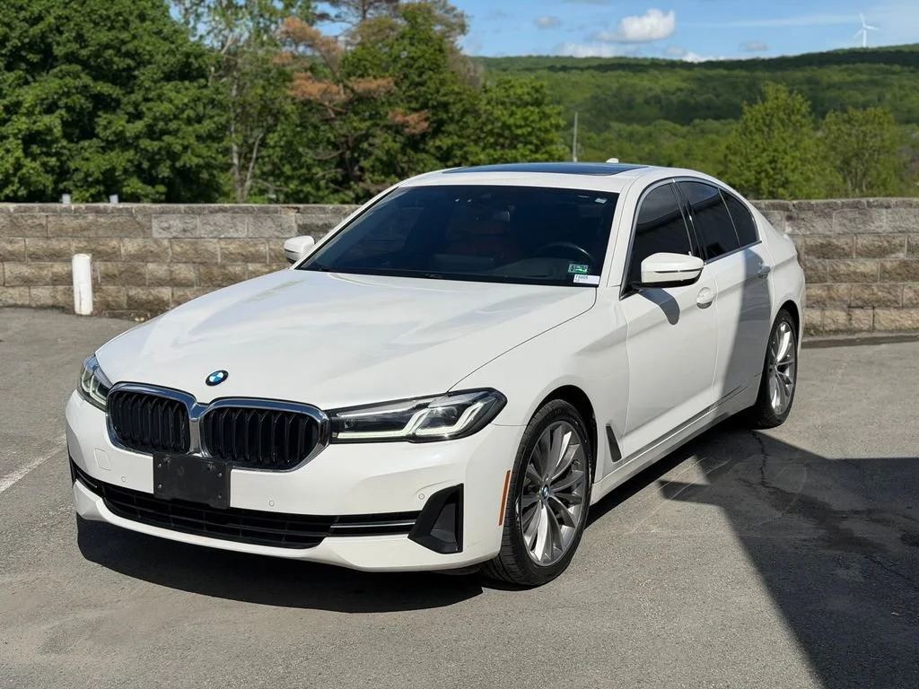2022 BMW 5 Series 530i xDrive Sedan's photo