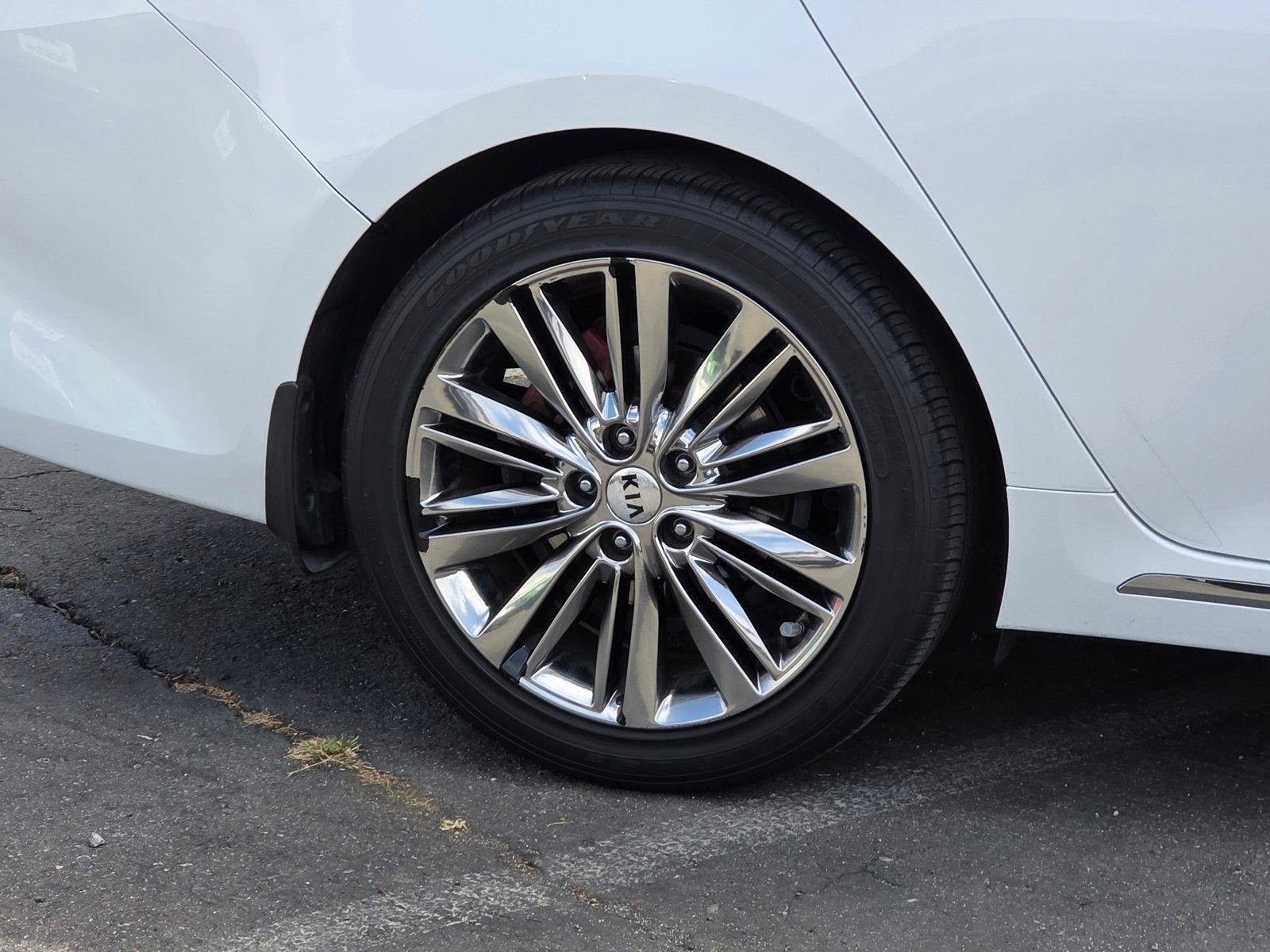 Used 2018 Snow White Pearl Kia SX image 9