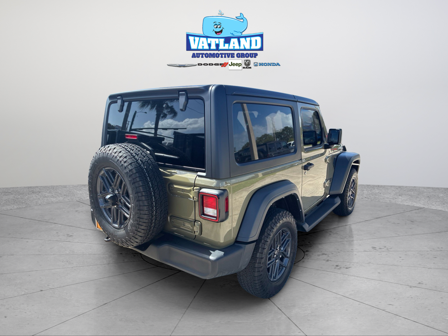 Used 2025 Green Jeep Sport S image 5