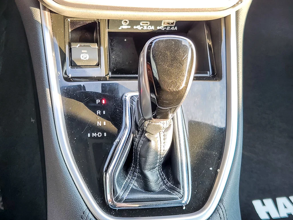 Used 2024 Silver Subaru Onyx Edition image 15