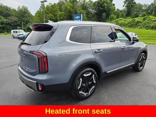 Used 2025 Everlasting Silver Kia EX image 9