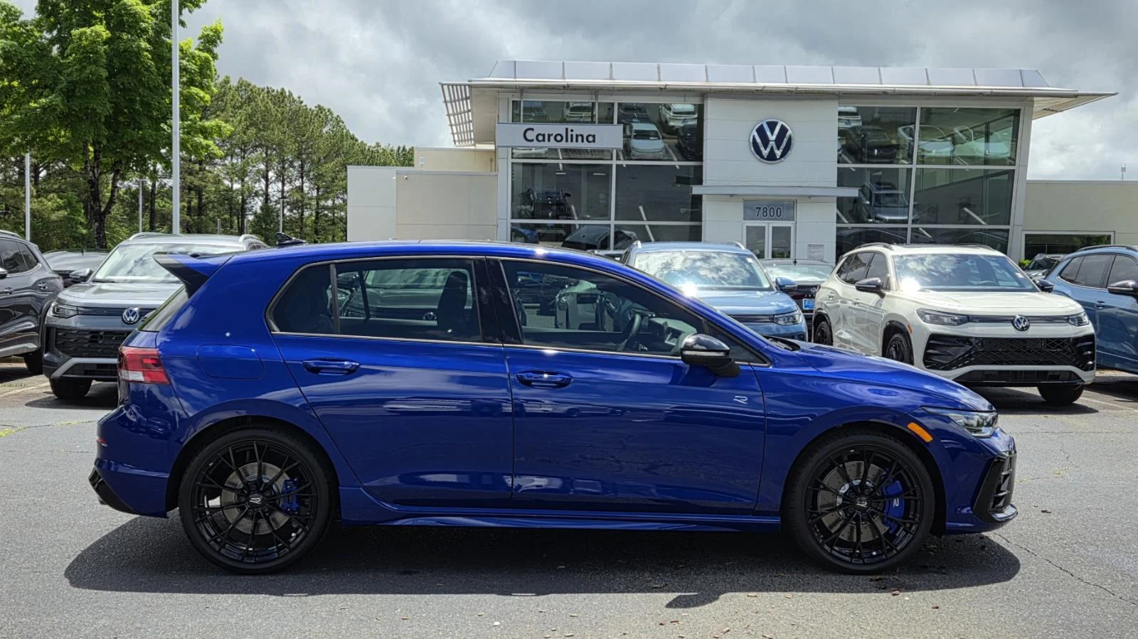 New 2026 Lapiz Blue Metallic Volkswagen  image 3