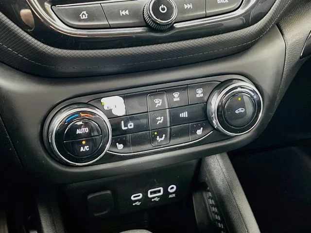 Used 2022 White Chevrolet LT image 19