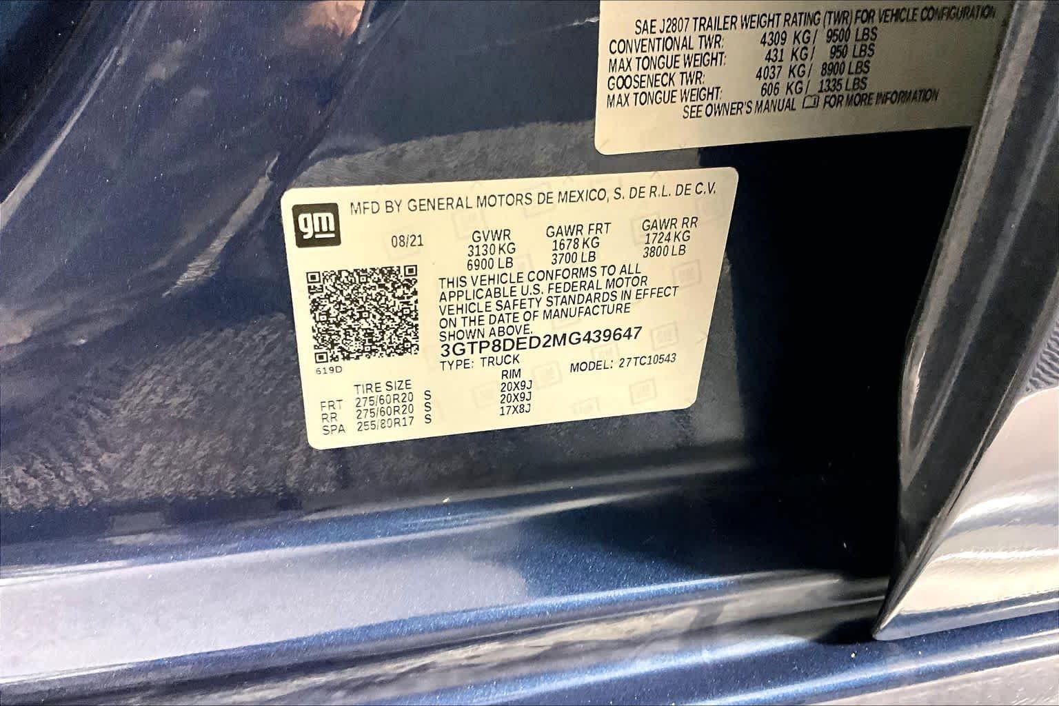 Used 2021 Pacific Blue Metallic GMC SLT image 33