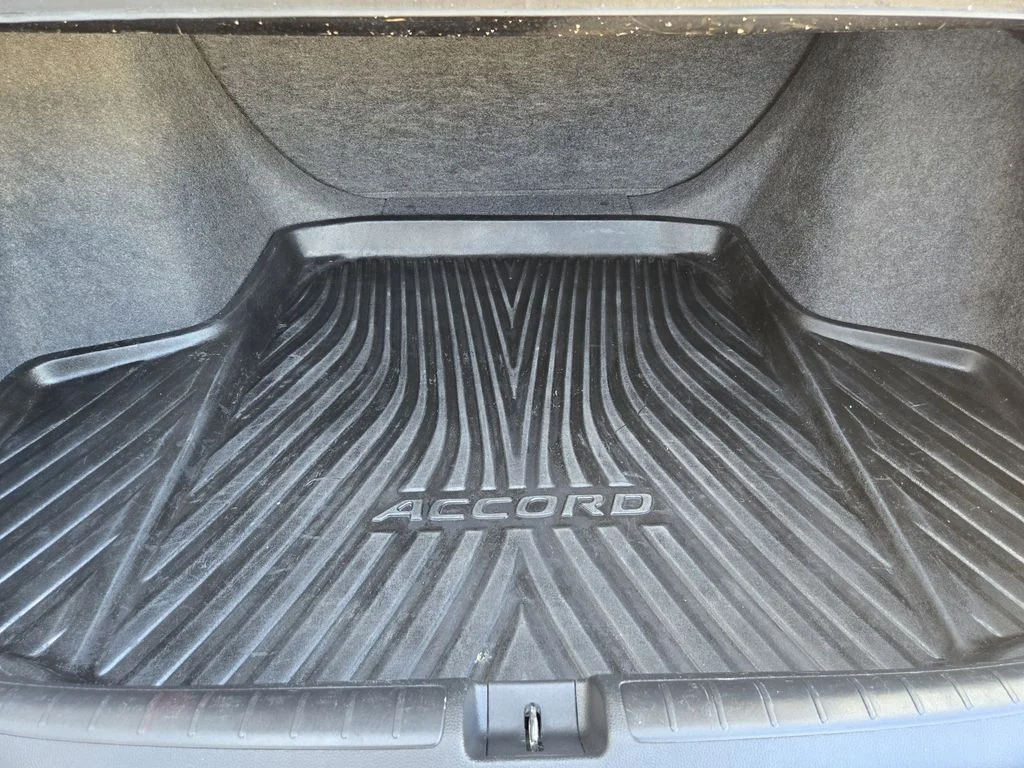 2018 Honda Accord LX - Photo 21