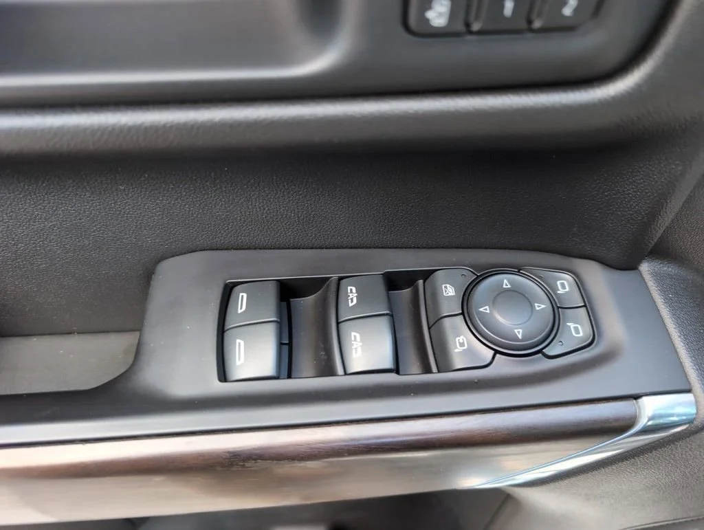 2019 GMC Sierra 1500 SLT - Photo 18