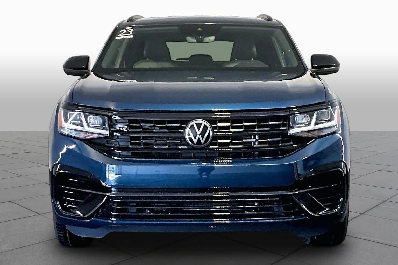 Used 2023 Tourmaline Blue Metallic Volkswagen 3.6L V6 SEL R-Line Black image 4