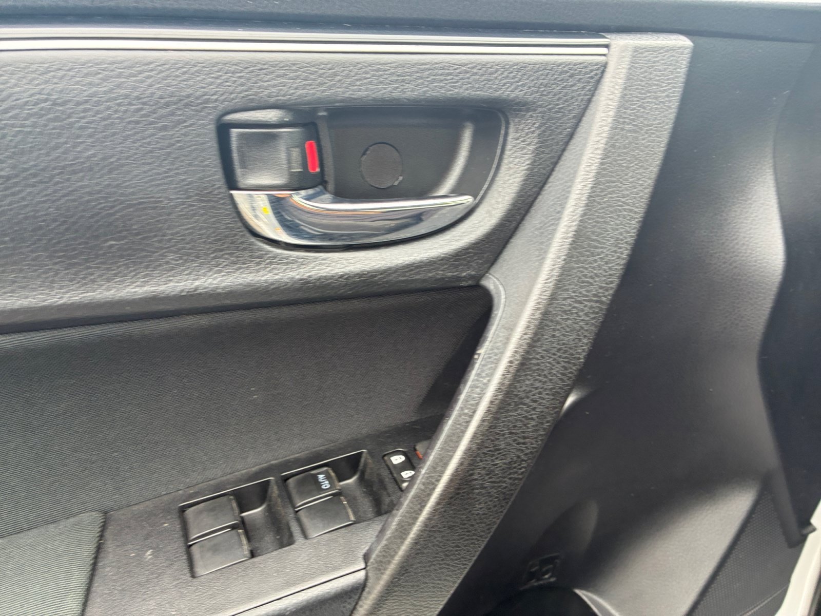 Used 2018 Classic Silver Metallic Toyota LE image 28