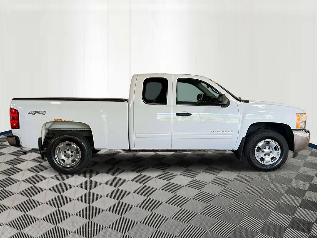 Used 2013 SUMMIT WHITE Chevrolet LT image 6