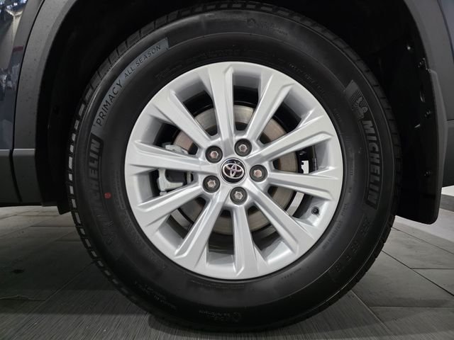Used 2026 White Toyota XLE image 23