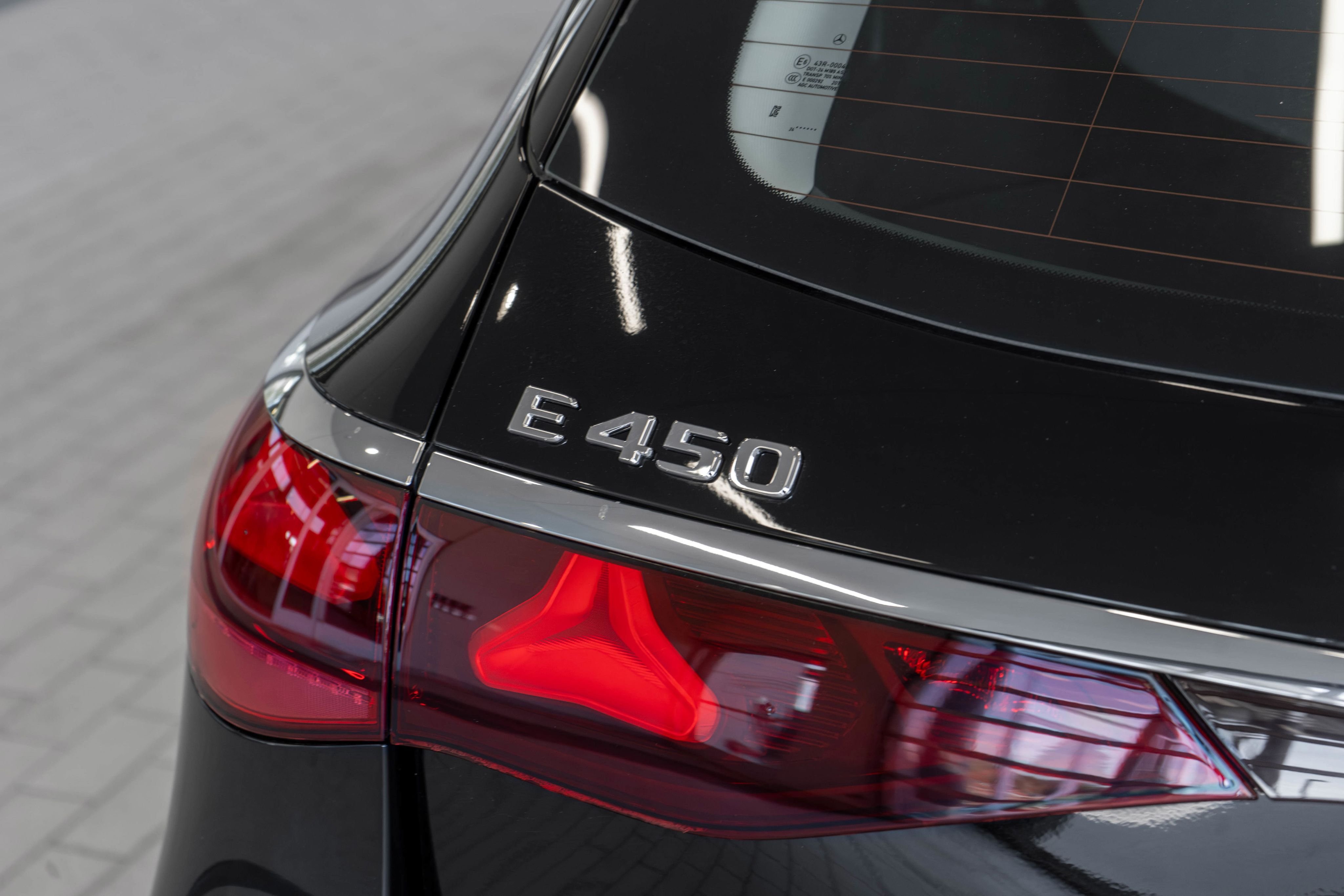 Used 2025 Black Mercedes-Benz E 450 image 21