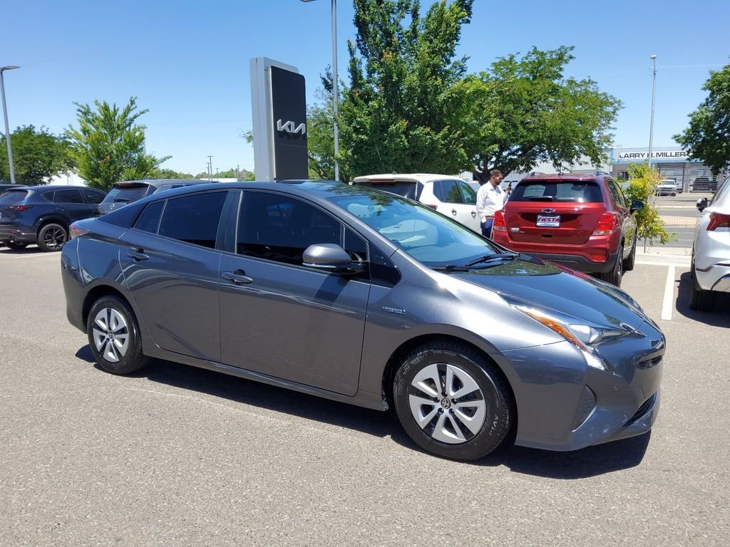 Used 2018 Gray Toyota Two image 23