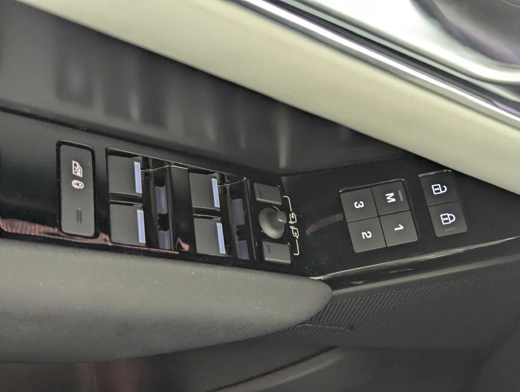 Certified Used 2025 Black Land Rover Dynamic SE image 46