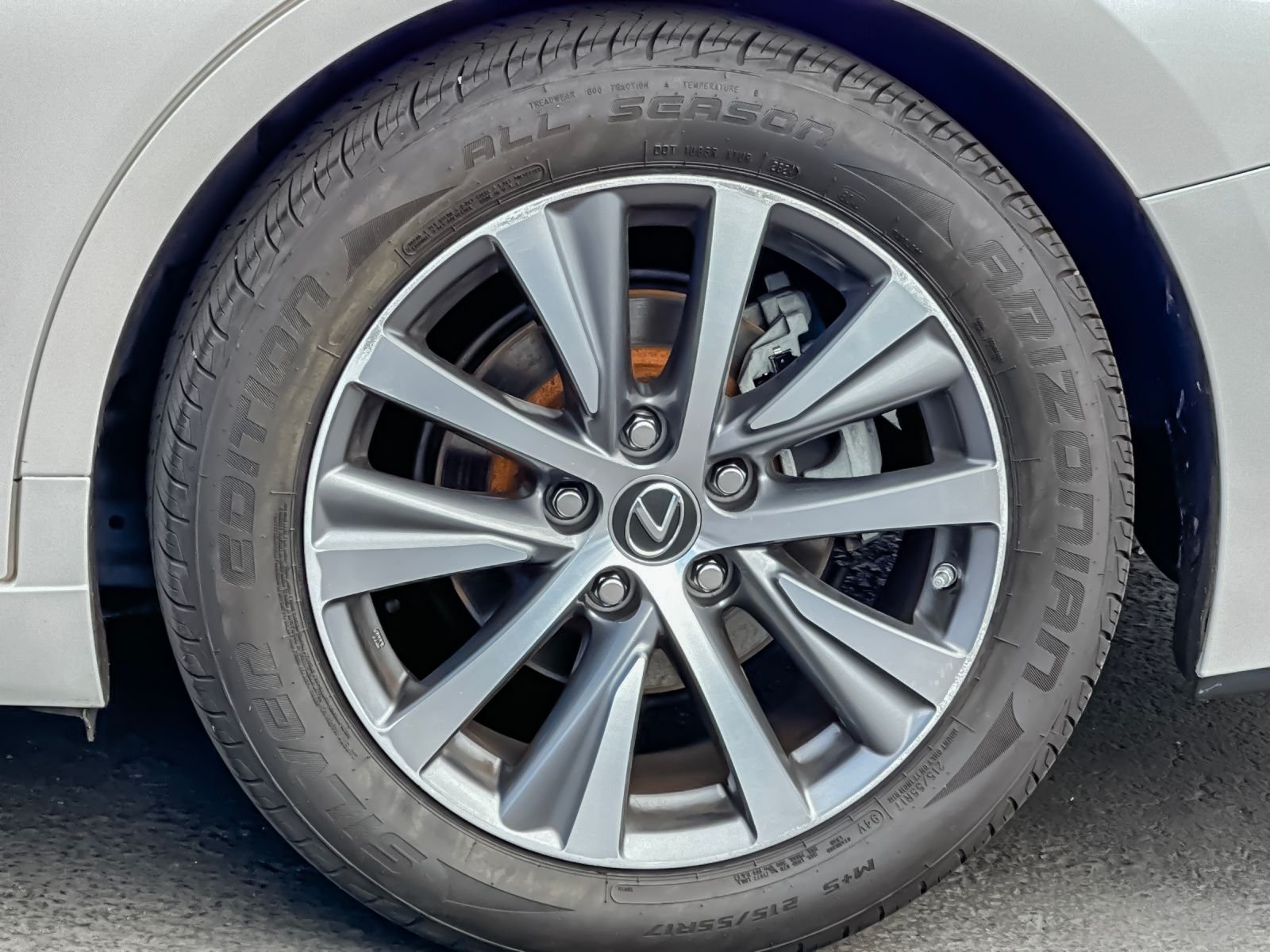 Used 2020 White Lexus 350 image 25