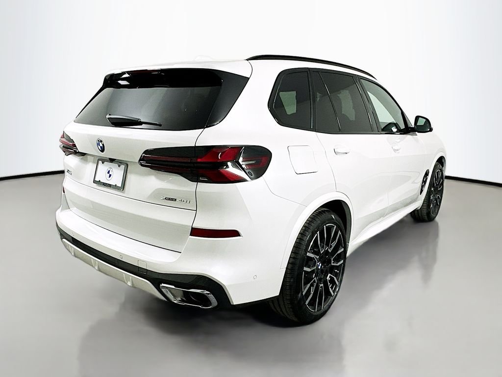 Used 2026 Mineral White Metallic BMW xDrive40i image 5