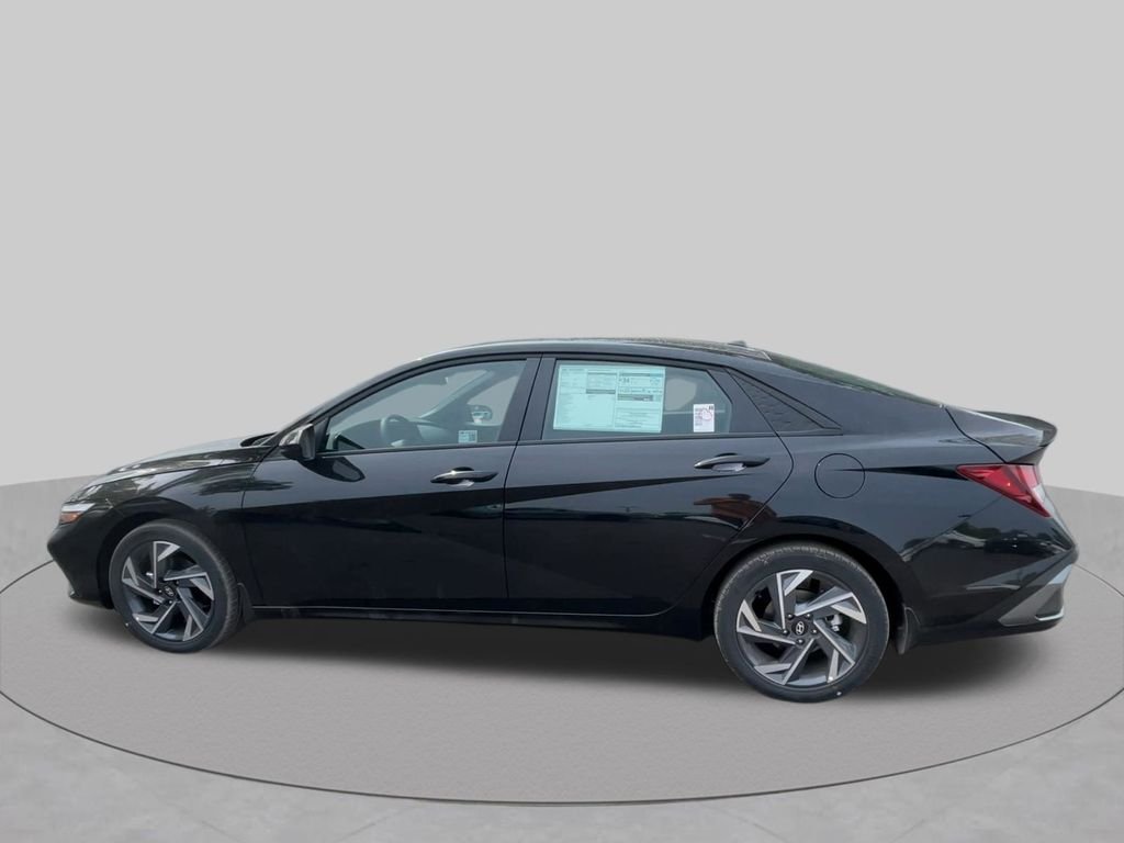 2025 Hyundai Elantra SEL - Photo 16