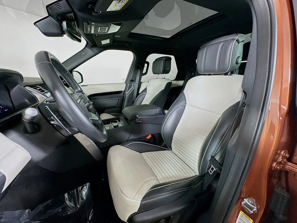 Used 2022 Namib Orange Premium Metallic Land Rover HSE R-Dynamic image 11