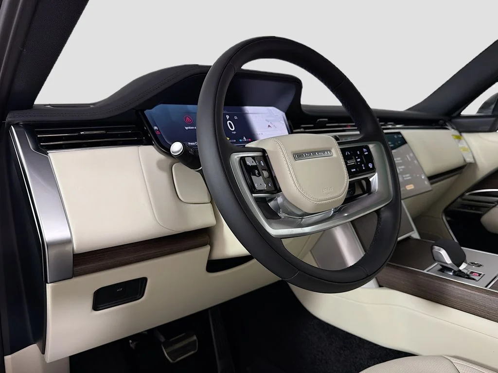 New 2026 Santorini Black Land Rover SE image 9